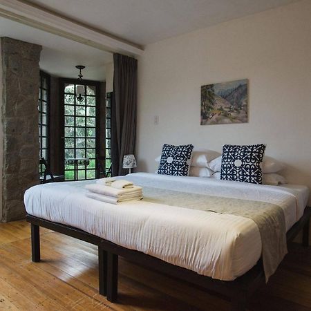 Villa Tudor In The Pines à Baguio City Extérieur photo