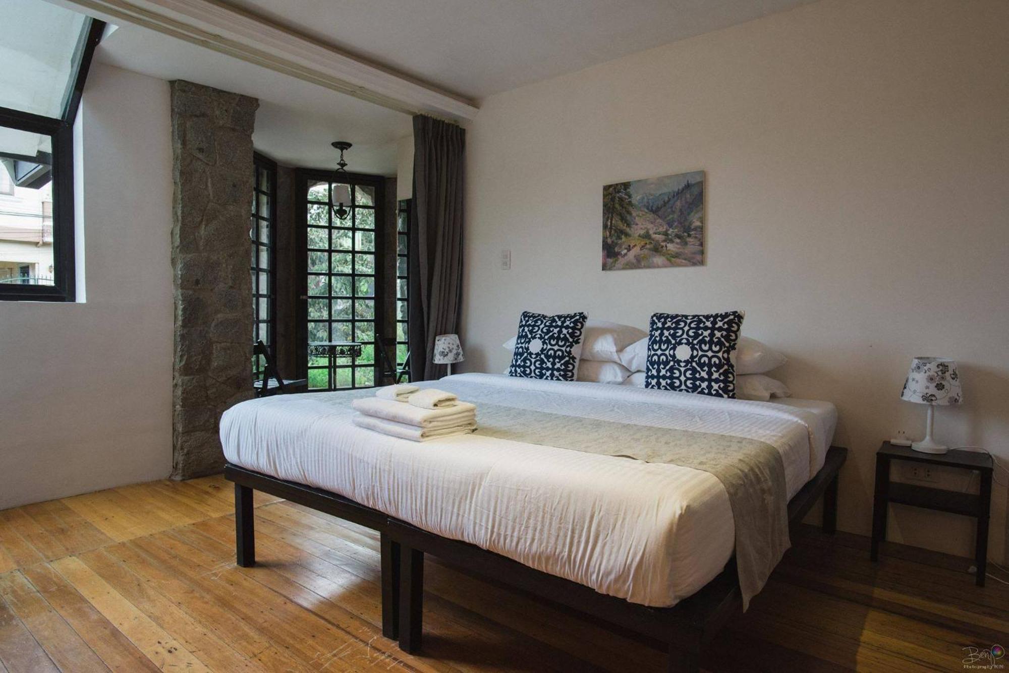 Villa Tudor In The Pines à Baguio City Extérieur photo