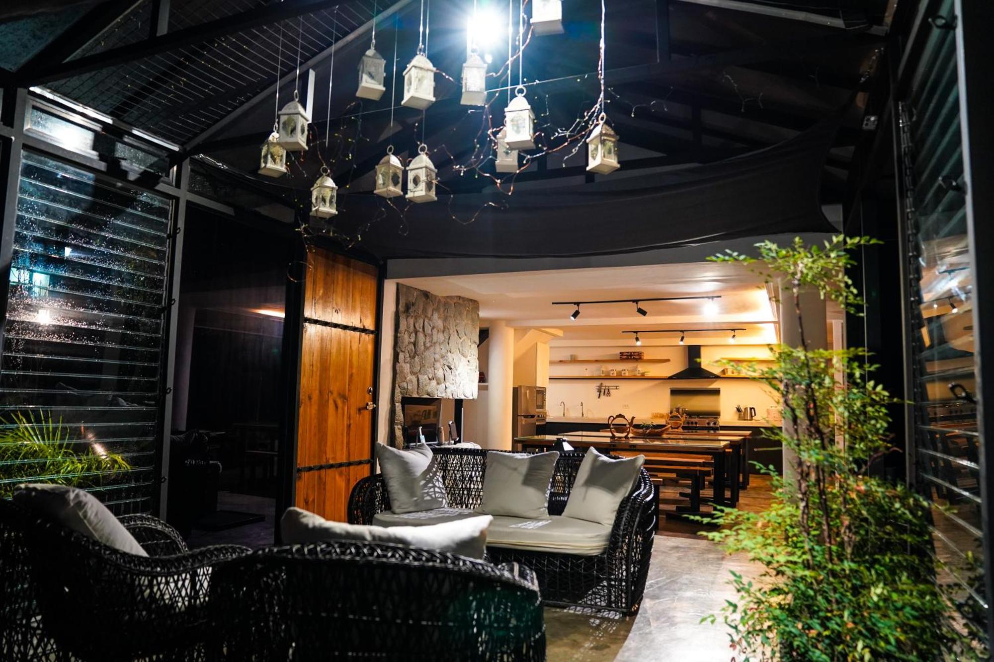 Villa Tudor In The Pines à Baguio City Extérieur photo