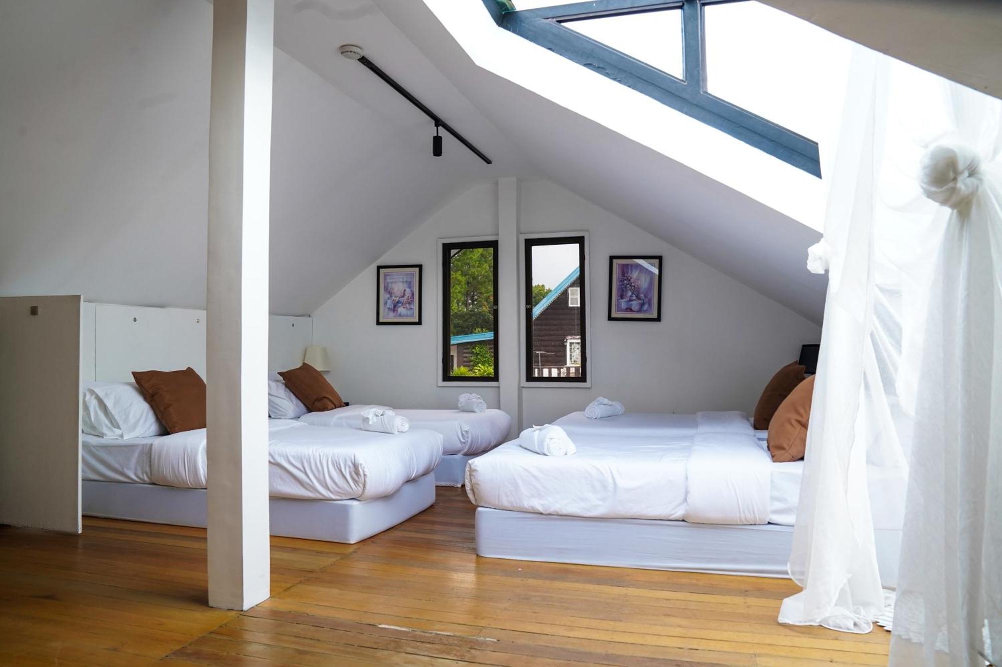 Villa Tudor In The Pines à Baguio City Extérieur photo